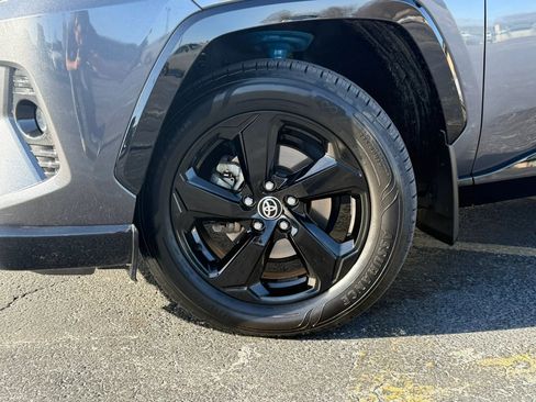 Used 2021 Toyota RAV4 XSE image 3