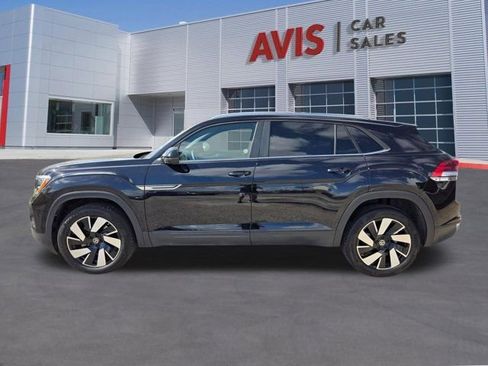 Used 2025 Volkswagen Atlas Cross Sport SE image 11
