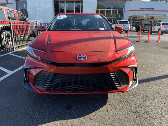 Used 2026 Toyota Camry SE w/ Convenience Package FWD image 3
