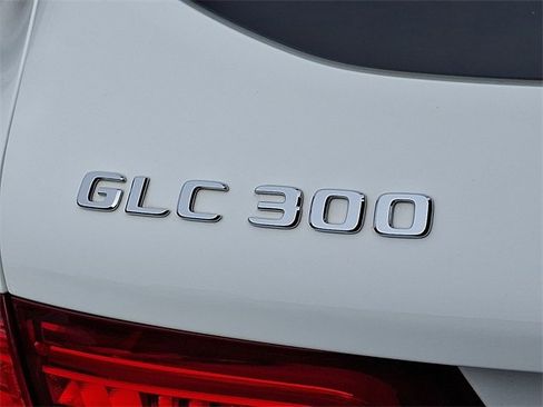 Used 2019 Mercedes-Benz GLC 300 4MATIC image 35