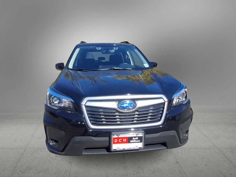 Used 2020 Subaru Forester Premium image 3