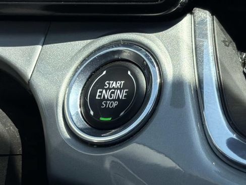 Used 2025 Chevrolet Trax LT FWD image 30