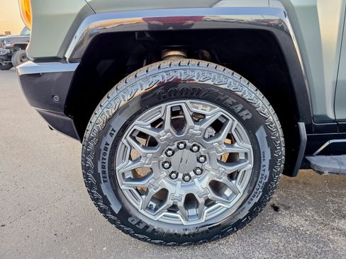 Used 2024 GMC Hummer EV 3X image 12