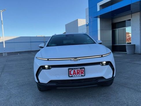 New 2026 Chevrolet Equinox EV LT image 2
