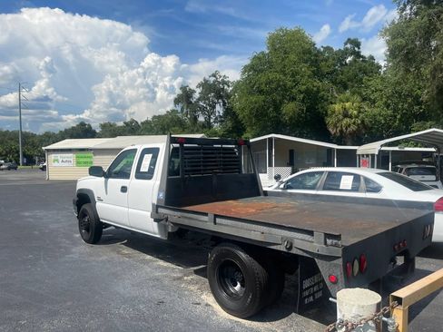 Used 2004 Chevrolet Silverado 3500 4x4 Extended Cab w/ Heavy-Duty Power Package image 6