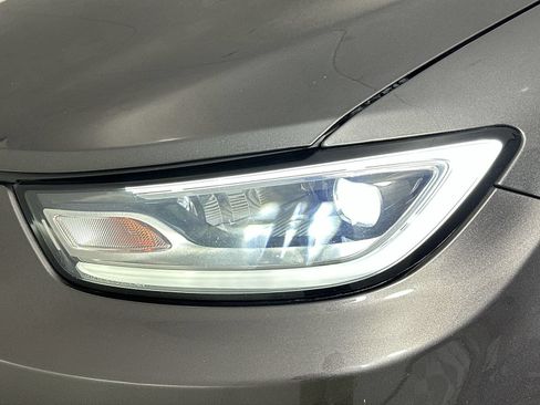 Used 2023 Chrysler Pacifica Touring-L FWD image 29