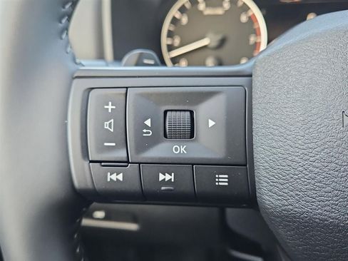 Used 2026 Nissan Rogue SV w/ Cold Weather Package AWD/4WD image 10
