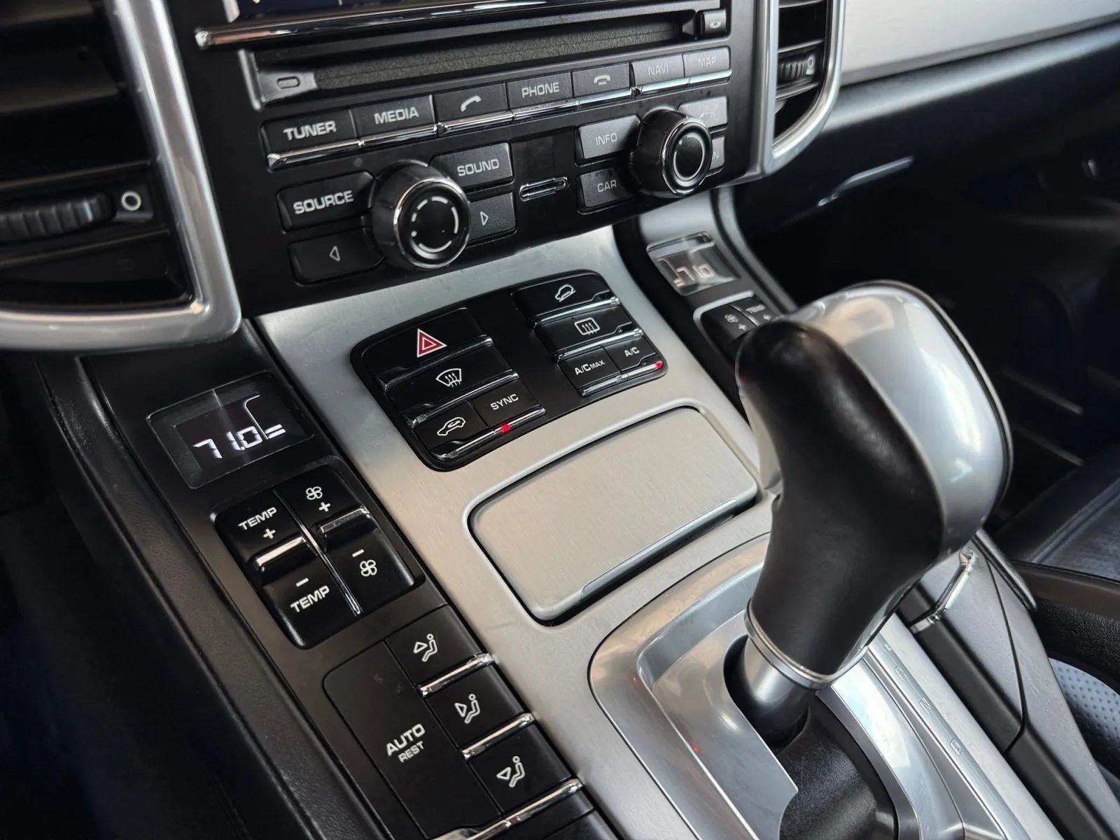 Used 2016 Porsche Cayenne GTS AWD/4WD image 36