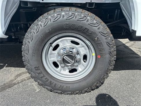 New 2026 Ford F250 XL w/ XL Off-Road Package image 14