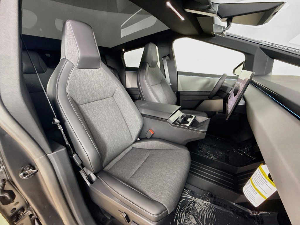 Used 2026 Tesla Cybertruck AWD Crew Cab image 26