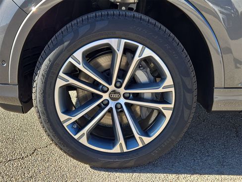 New 2026 Audi Q7 3.0T Premium image 11