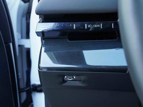 Certified 2025 BMW 530i xDrive image 17