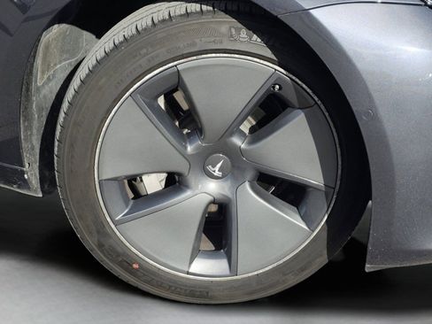 Used 2021 Tesla Model 3 Standard Range Plus image 17