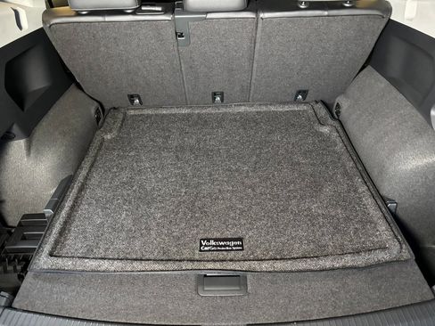 Used 2024 Volkswagen Tiguan SE image 24