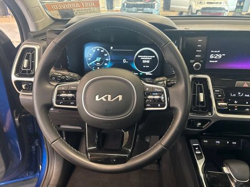 Certified 2023 Kia Sorento SX AWD/4WD image 7