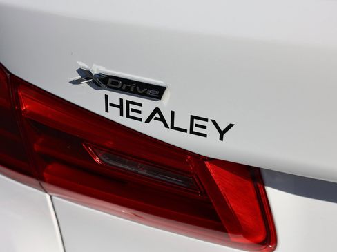 Used 2019 BMW 540i xDrive w/ Convenience Package image 9