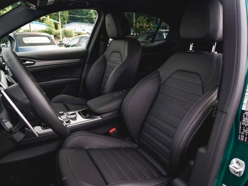 New 2025 Alfa Romeo Stelvio Sprint image 21