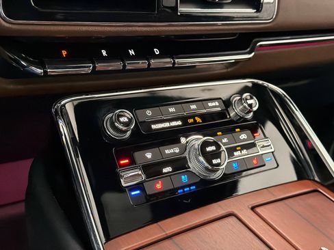 Certified 2023 Lincoln Navigator L Reserve AWD/4WD image 32