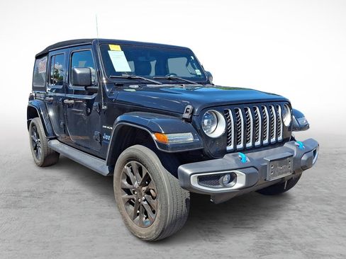 Used 2023 Jeep Wrangler Unlimited Sahara w/ Cold Weather Group AWD/4WD image 3