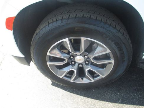 Used 2023 Chevrolet Tahoe LT w/ Luxury Package AWD/4WD image 15