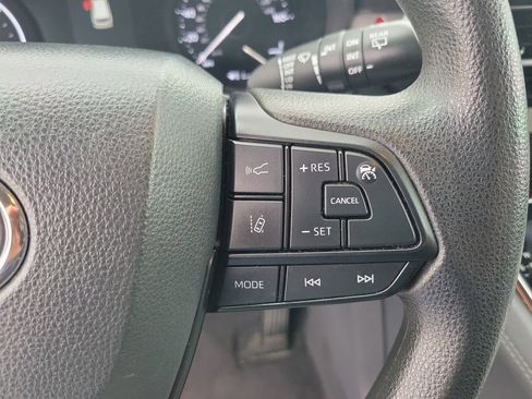 Used 2024 Toyota Sienna LE image 23