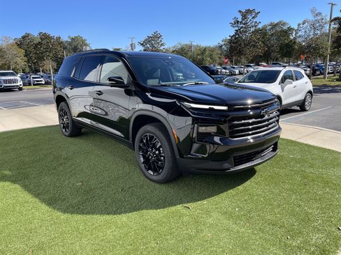 New 2026 Chevrolet Traverse LT w/ Midnight/Sport Edition image 2