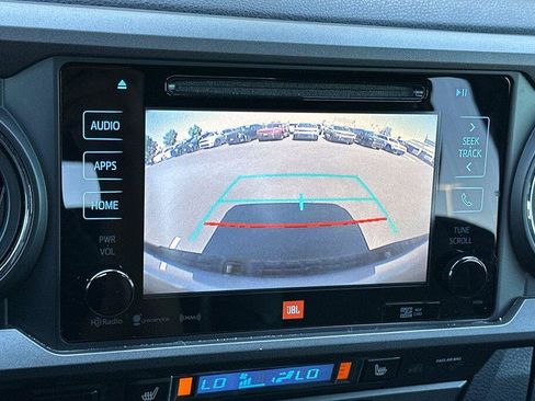 Used 2019 Toyota Tacoma TRD Off-Road w/ TRD Premium Off Road Package AWD/4WD image 18