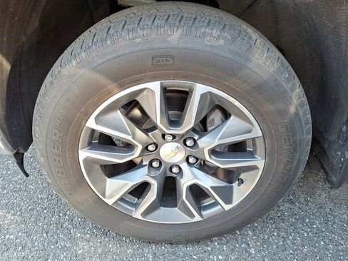 Used 2023 Chevrolet Silverado 1500 LT AWD/4WD image 4