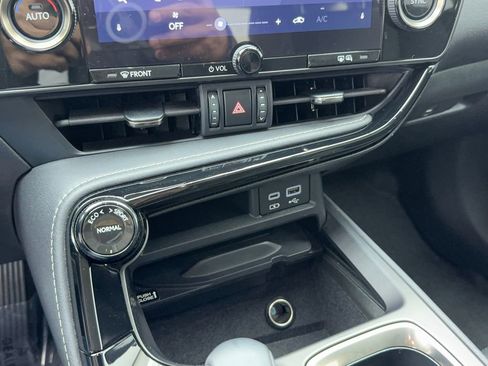 Used 2024 Lexus NX 250 FWD image 36