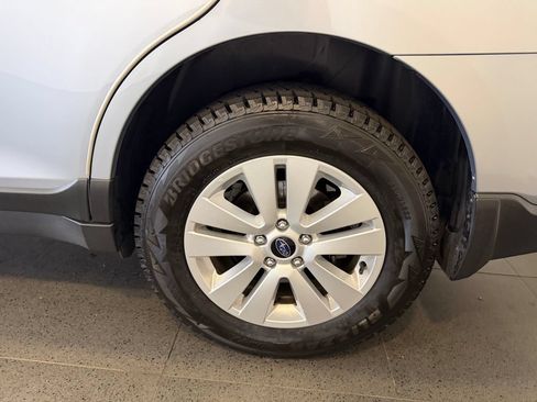 Used 2019 Subaru Outback 2.5i AWD/4WD image 11