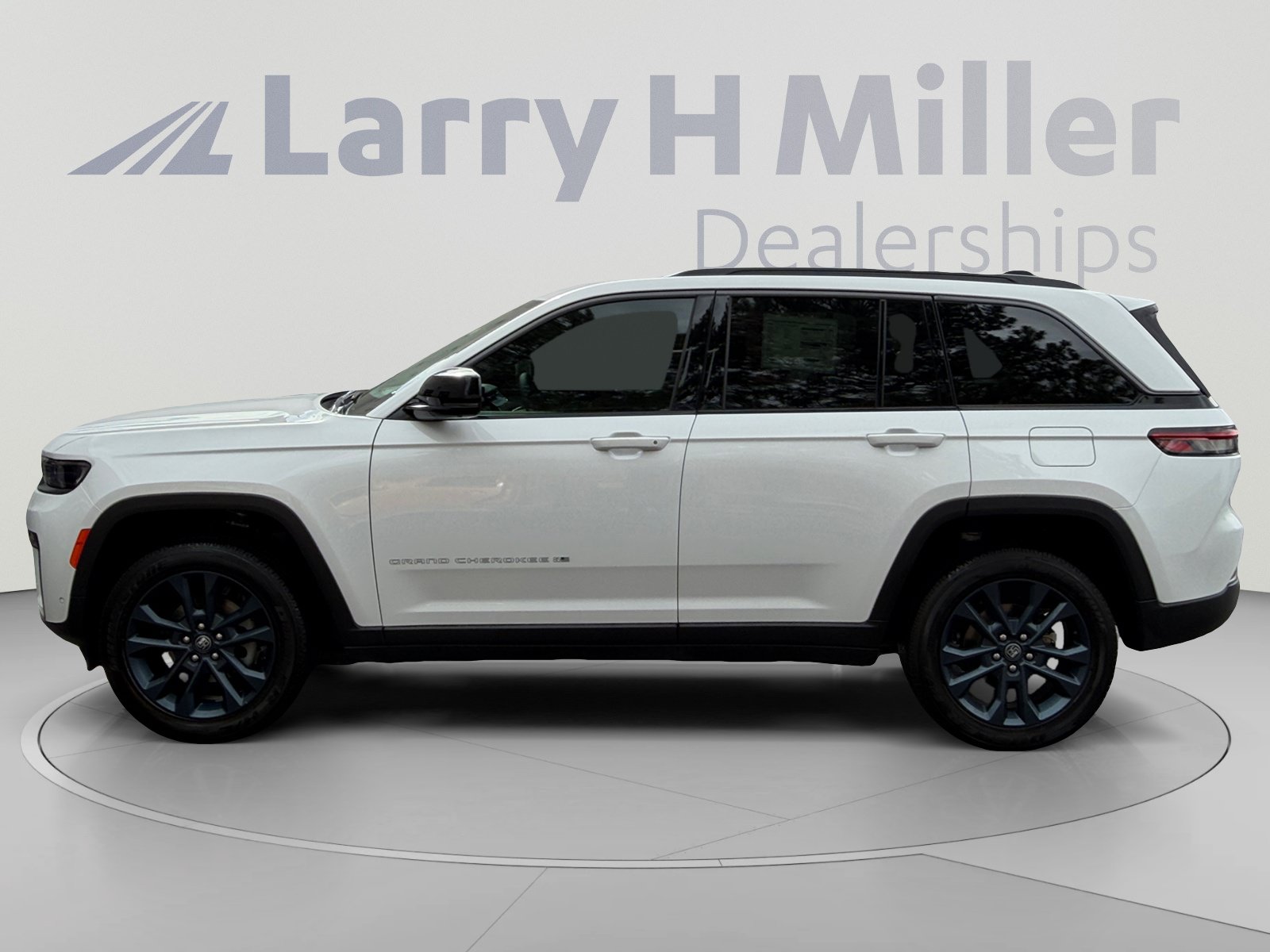 New 2026 Jeep Grand Cherokee Limited AWD/4WD image 2