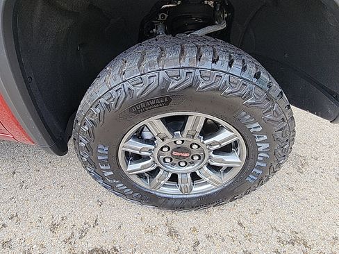 Used 2024 GMC Sierra 1500 AT4X image 12