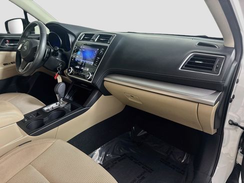 Used 2019 Subaru Outback 2.5i Premium AWD/4WD image 30