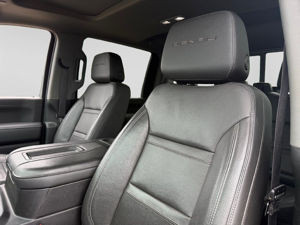 Used 2022 GMC Sierra 2500 Denali w/ Denali Black Diamond Edition AWD/4WD image 23