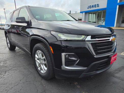 Used 2022 Chevrolet Traverse LS AWD/4WD image 7