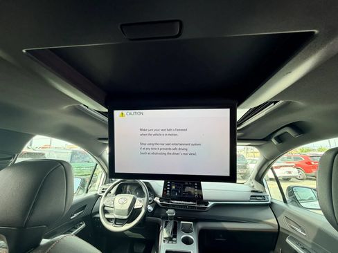 Used 2023 Toyota Sienna XSE w/ XSE Plus Package AWD/4WD image 23