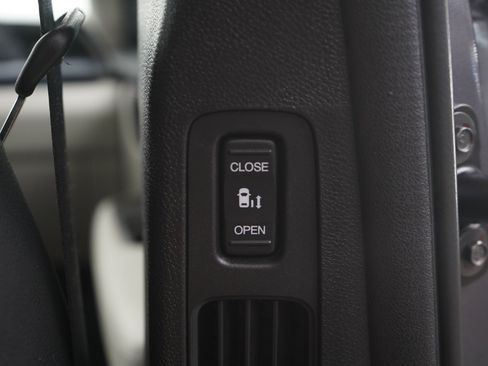 Used 2025 Honda Odyssey Elite image 19