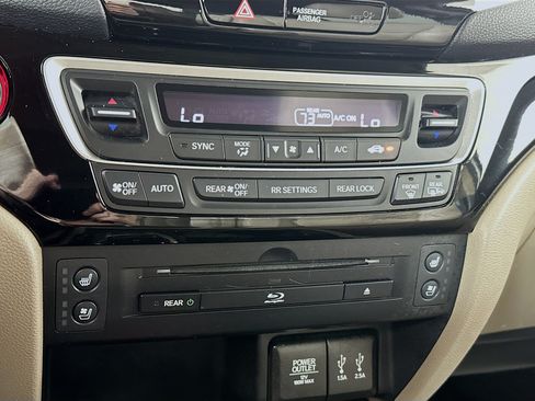 Used 2016 Honda Pilot Elite image 16