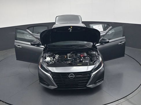 Used 2025 Nissan Altima 2.5 SV FWD image 44