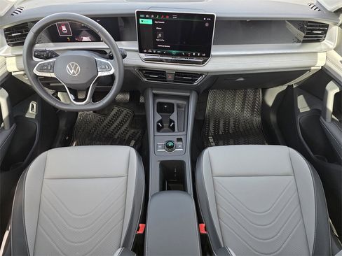 New 2026 Volkswagen Tiguan SE image 19