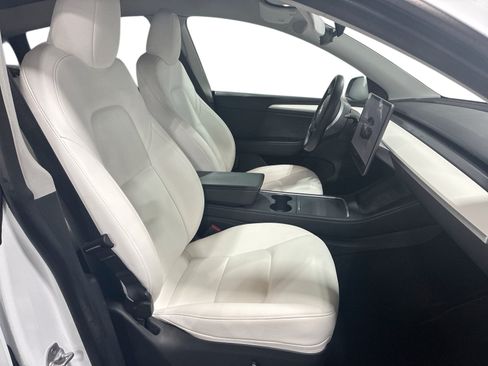 Certified 2023 Tesla Model Y Long Range AWD/4WD image 13