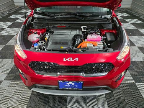 Used 2022 Kia Niro LX image 32