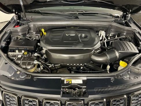 Used 2017 Jeep Grand Cherokee Limited AWD/4WD image 9