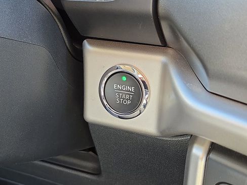 Used 2024 Ford Expedition Max XLT image 30