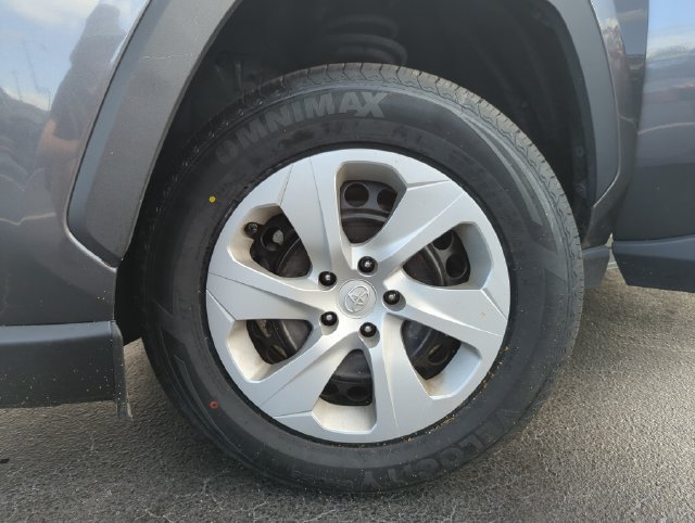 Used 2024 Toyota RAV4 LE FWD image 46