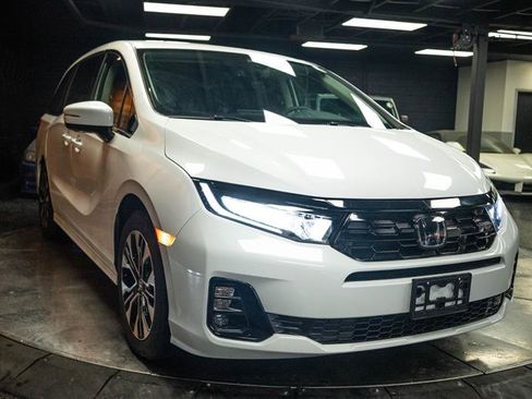 Used 2026 Honda Odyssey Elite image 5