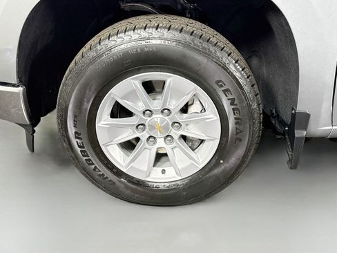 Used 2025 Chevrolet Silverado 1500 LT RWD image 37