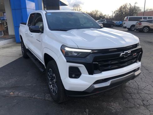 Used 2024 Chevrolet Colorado Z71 w/ Z71 Convenience Package 2 image 5