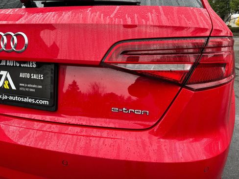 Used 2018 Audi A3 e-tron Prestige w/ Prestige Package image 17
