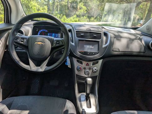 Used 2016 Chevrolet Trax LT w/ LPO, Protection Package FWD image 9